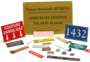 différentes plaques gravées