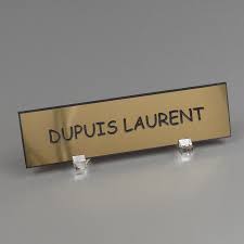 plaque avec nom et prénom